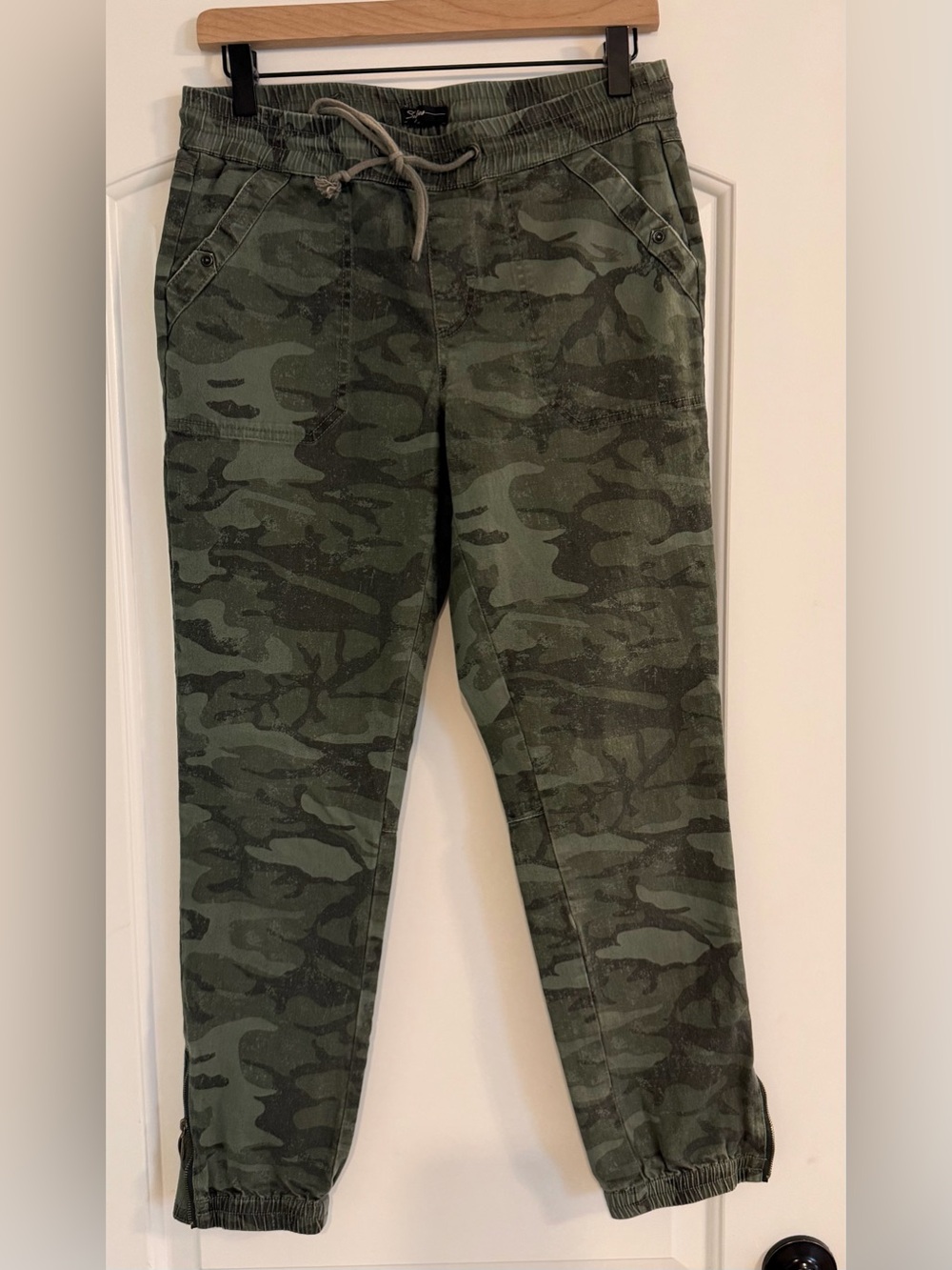 Women's Camo Drawstring Jogger Pants - Olive Green